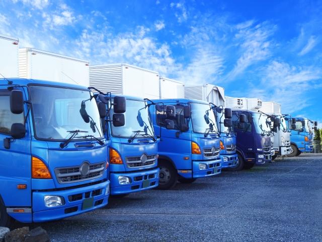 運送業界の大変革を、 “勝ち筋”に変える。運送業に特化した社労士が一気通貫で解決します。