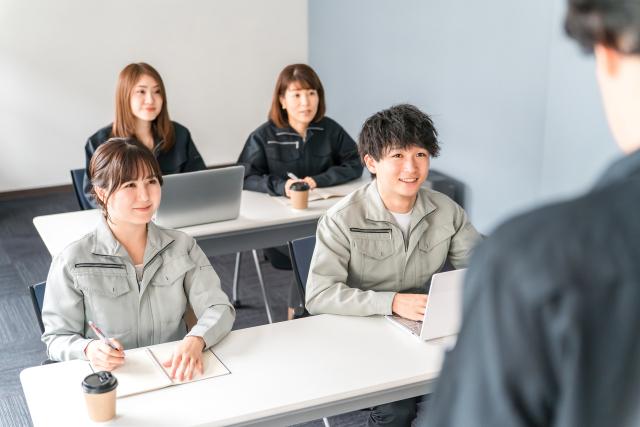 企業の人事・労務に関する幅広い課題に対応。企業と従業員双方にとってより良い制度・職場環境づくりを支援しています。
