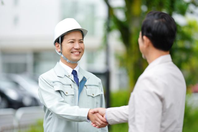 個人事業主から上場規模の企業まで幅広い建設事業者との接点があり、建設業界に関する専門知識と実務経験を活かした支援が可能です。